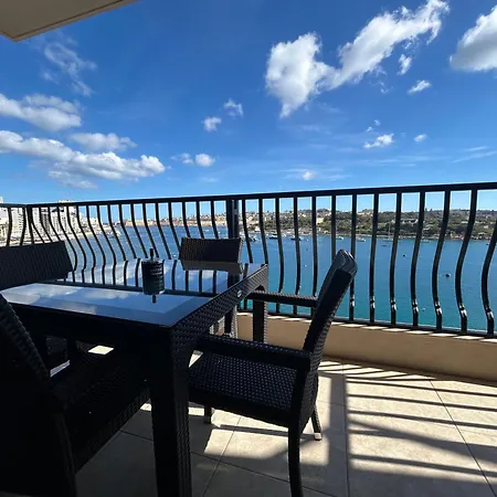 Ferry Ultracentral Location Valletta View Appartement Sliema