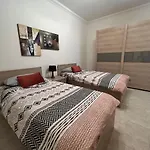 Ferry Ultracentral Location Valletta View Apartman