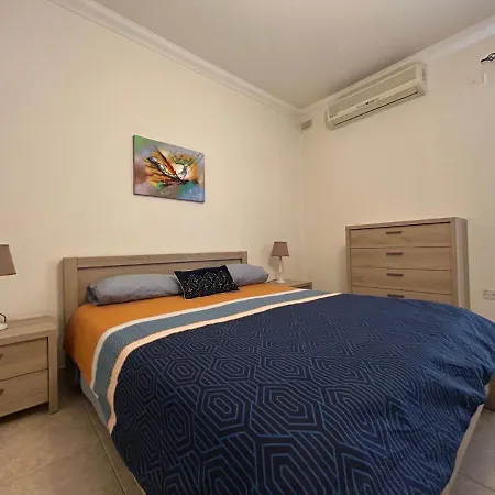 Ferry Ultracentral Location Valletta View סליאמה
