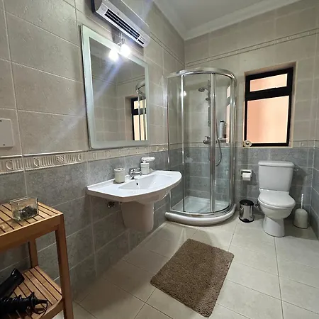 Ferry Ultracentral Location Valletta View Apartament Sliema