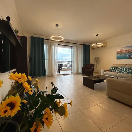 Ferry Ultracentral Location Valletta View