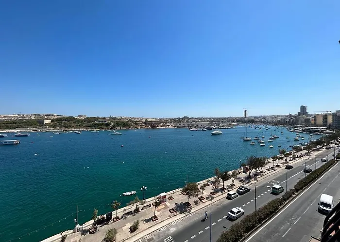 Ferry Ultracentral Location Valletta View Σλιέμα